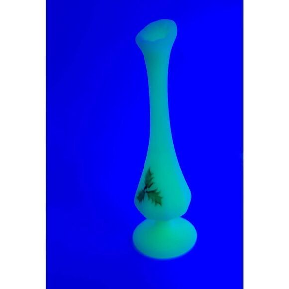 Vintage Signed Fenton Pastel Custard Holly Handpainted Swung Vase Uranium Glow - Picture 5 of 5